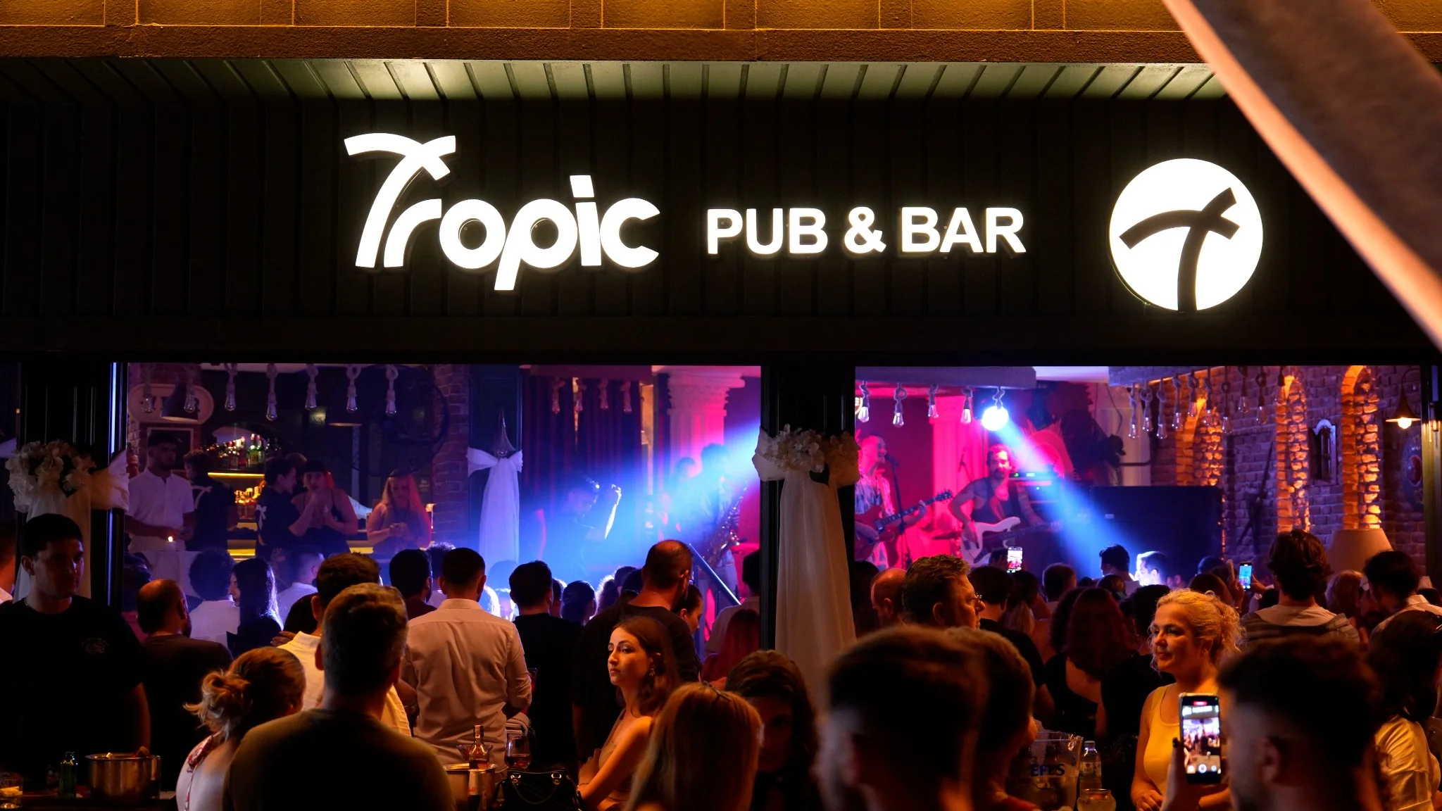 Livemusik im Tropic Pub & Bar